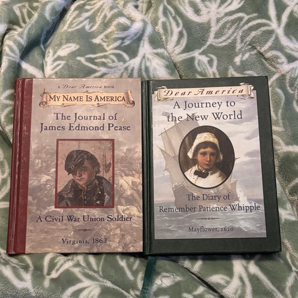 Dear America Hardback Journal Book Set - Red & Dark Green Covers